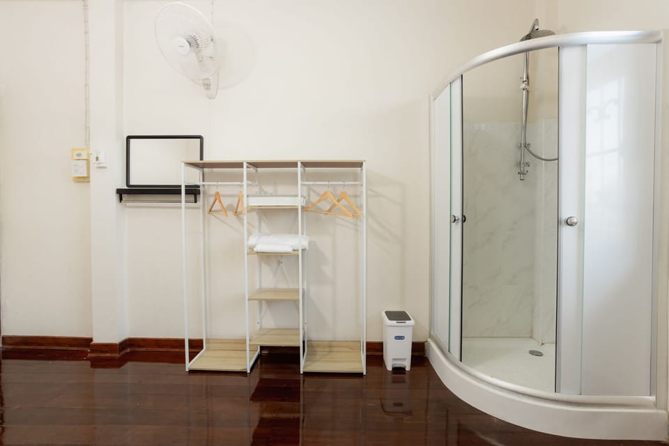 Single Room, Shared Bathroom | WiFi (free), bed sheets