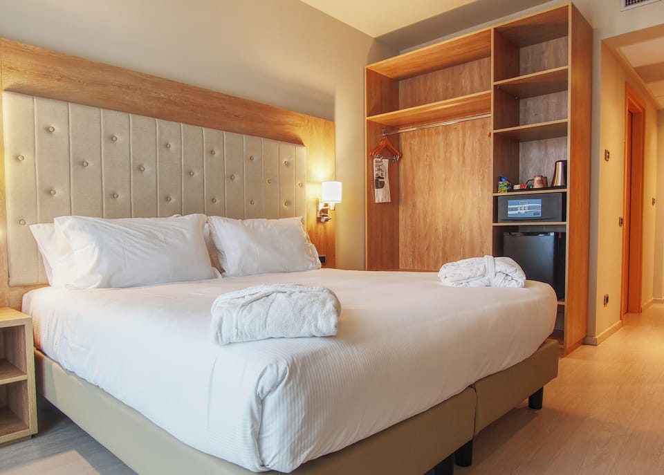 Down comforters, minibar, in-room safe, desk