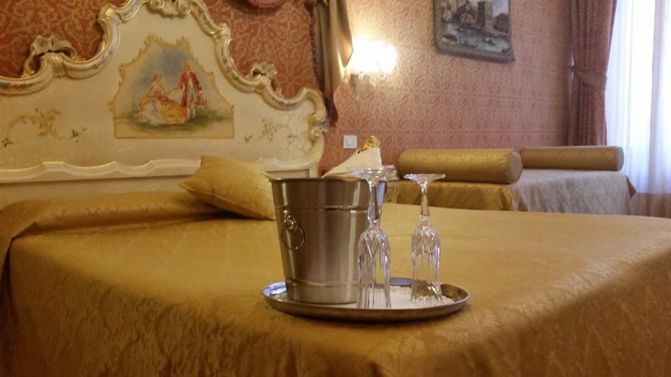 Superior Quadruple Room, Sea View | Room service - dining