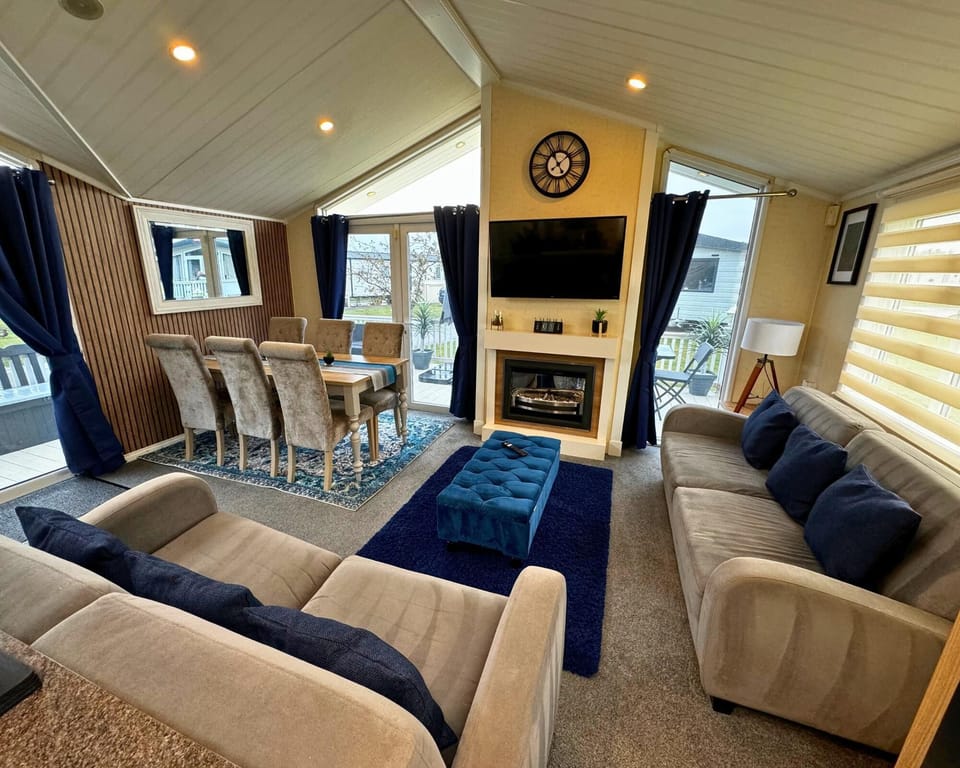 House | Living area | TV, fireplace