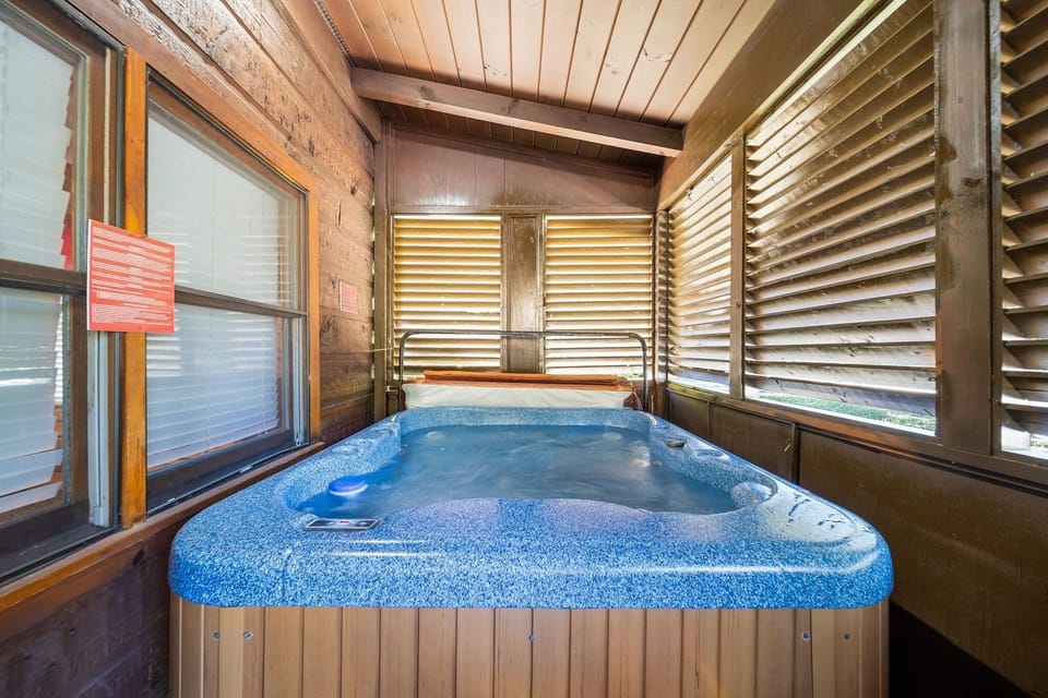 Er81 - Family Making Memories 3 Bedroom Cabin by RedAwning Cabin in Pigeon Forge