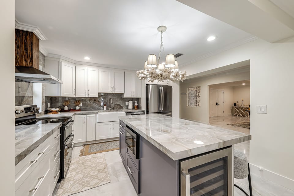 House (5 Bedrooms) | Interior