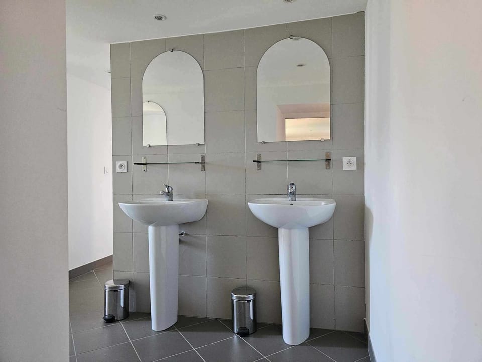 Comfort Shared Dormitory, 1 Bedroom, Valley View | Bathroom