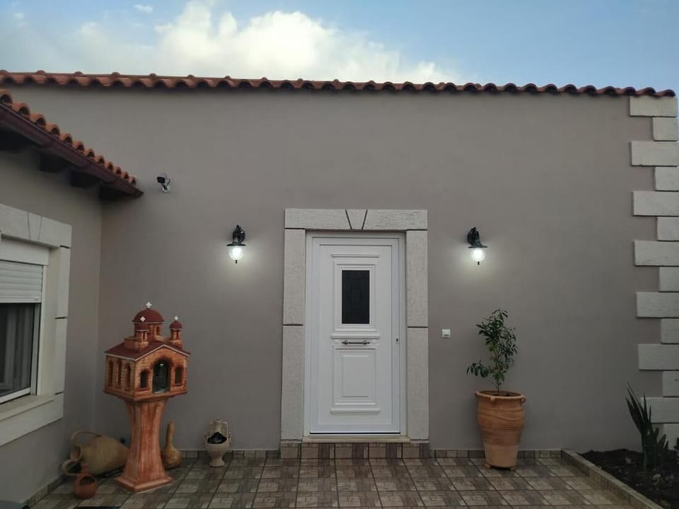 Villa, 2 Bedrooms, Balcony | Property entrance