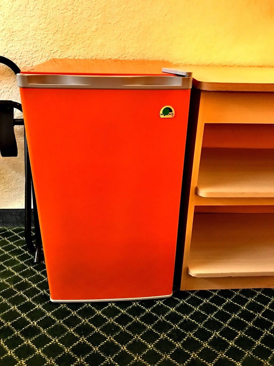 Mini-refrigerator