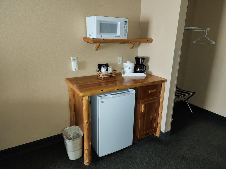 Double Queen | Blackout drapes, iron/ironing board, free WiFi, bed sheets