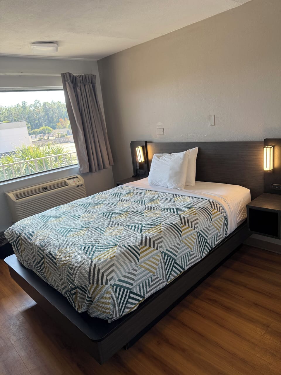 Free WiFi, bed sheets