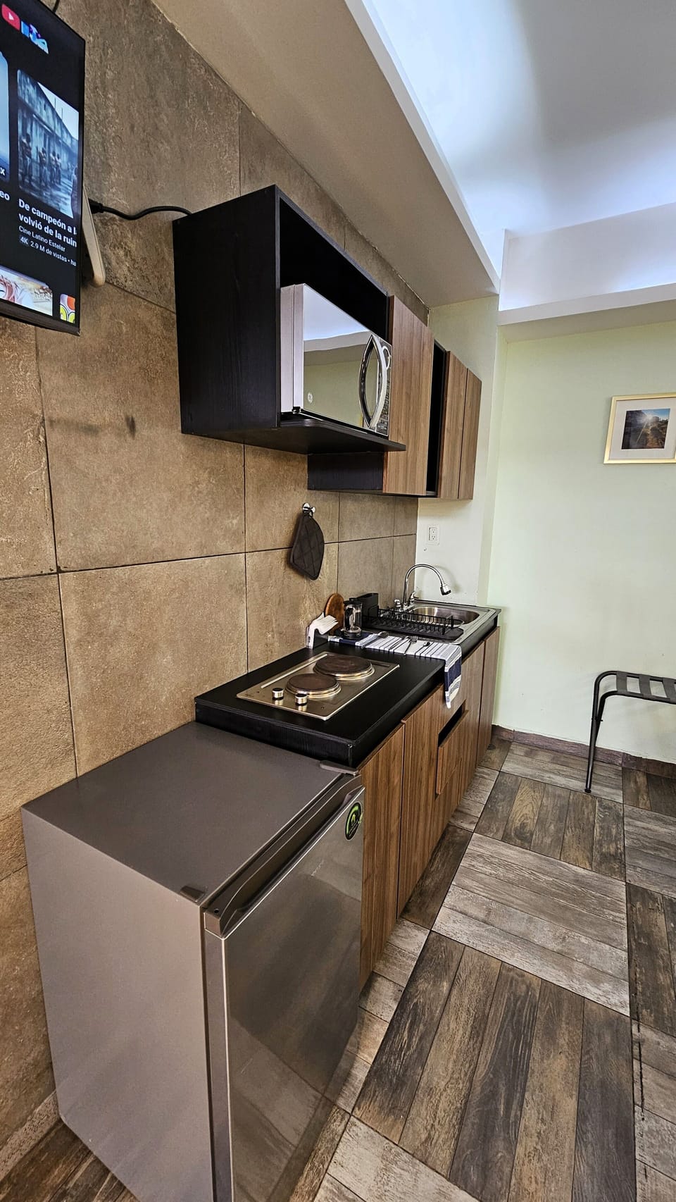 Family Studio Suite, Multiple Beds, Non Smoking, Kitchen | Private kitchen | Fridge, microwave, blender, griddle