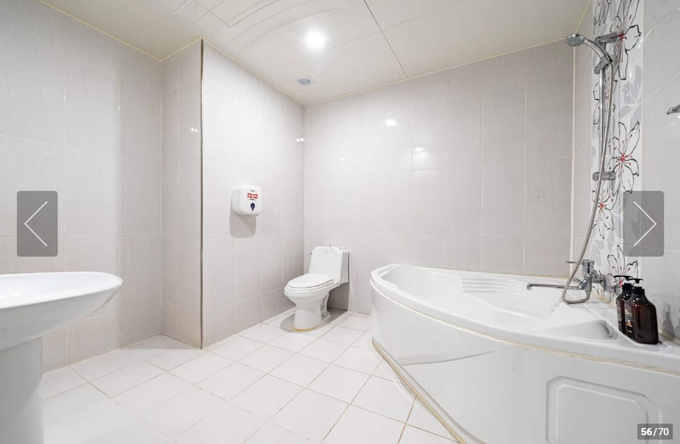 Deep soaking tub, hair dryer, bathrobes, shampoo
