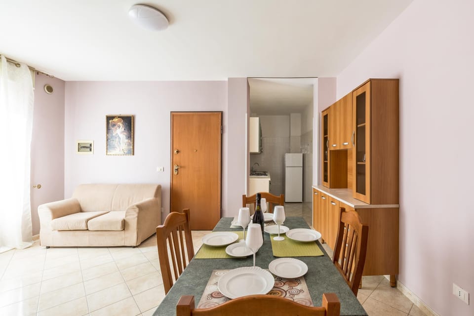 Apartment | Dining room