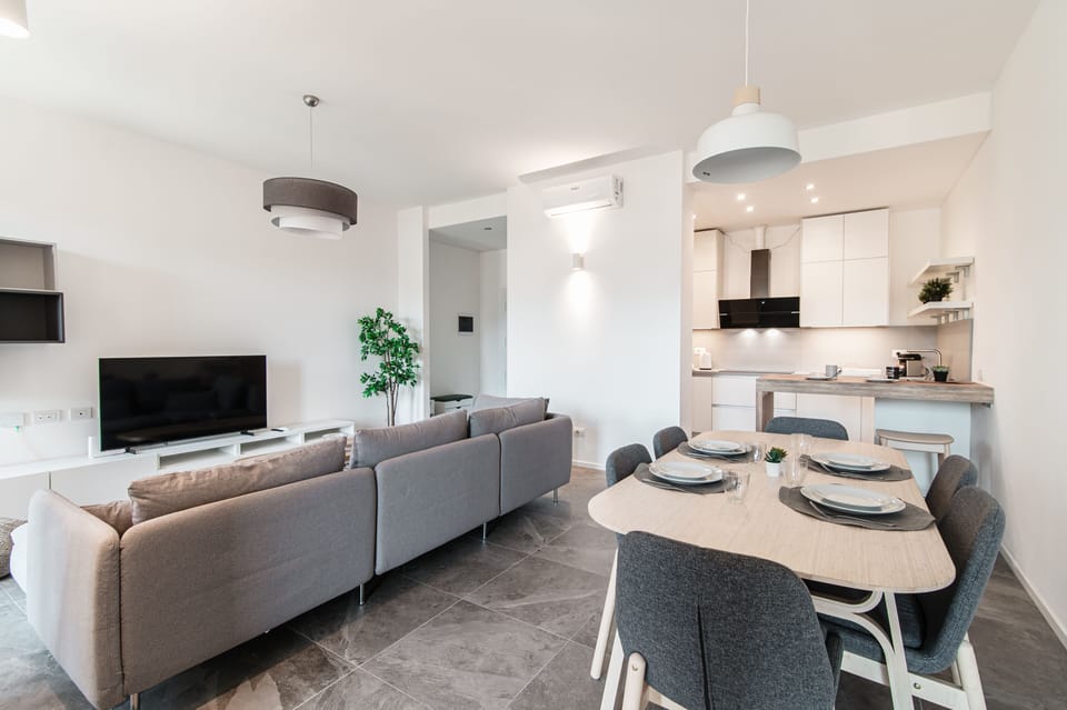 Apartment | Dining room