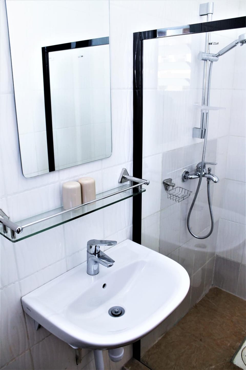 Shower, towels
