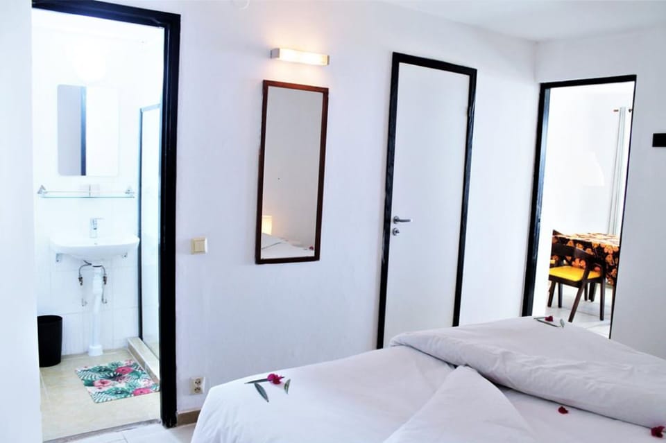 Classic Twin Room | 1 bedroom, bed sheets