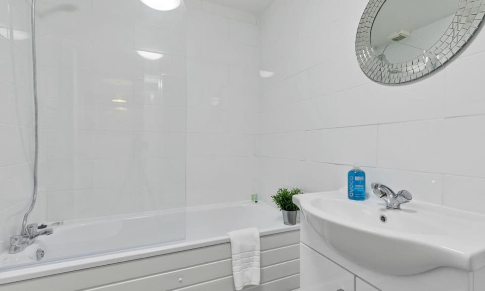Seabright Townhouse- Super Stylish House- Parking for one Car- Sleeps up to 12 House in Brighton