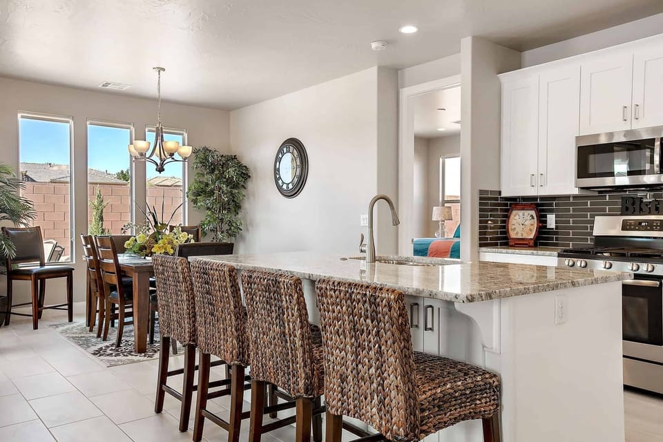 House, Multiple Bedrooms | Private kitchen | Fridge, oven, coffee/tea maker, toaster