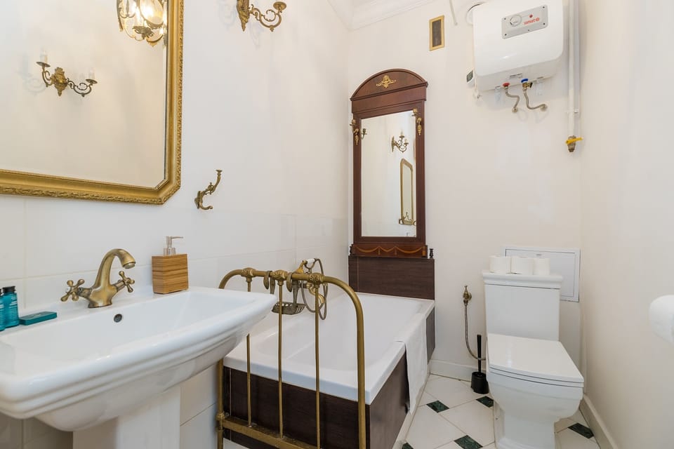 Romantic Apartment | Bathroom | Towels