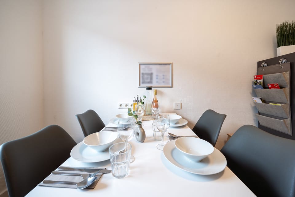 City Condo | Private kitchen | Fridge, oven, stovetop, dishwasher