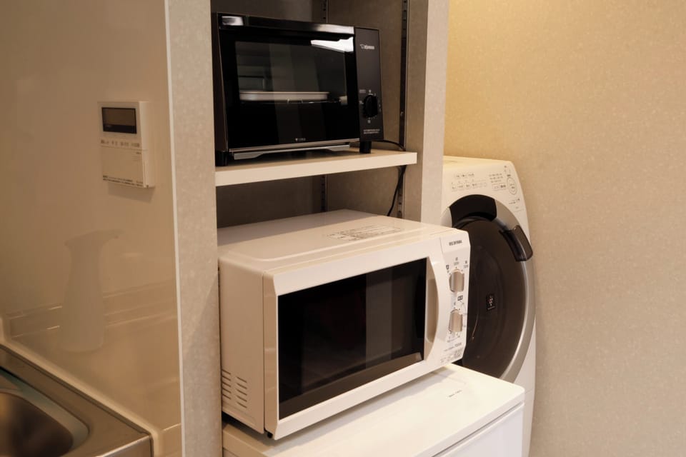Business Suite | In-room dining