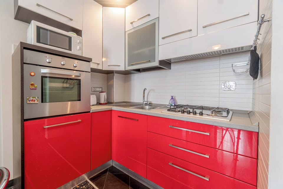 Premium Apartment | Private kitchen | Full-size fridge, microwave, stovetop, dishwasher