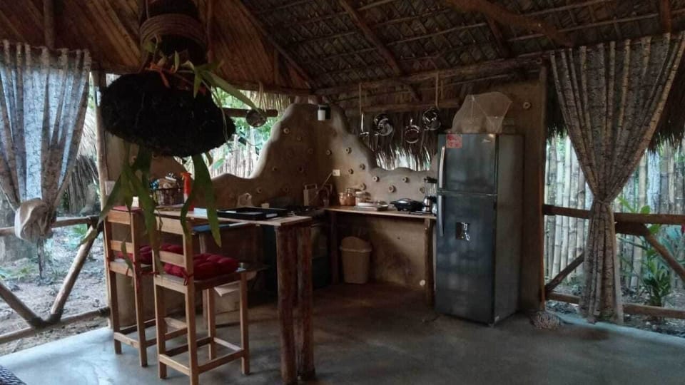 Bungalow, 4 Bedrooms, Kitchen, Garden View | Free WiFi, bed sheets