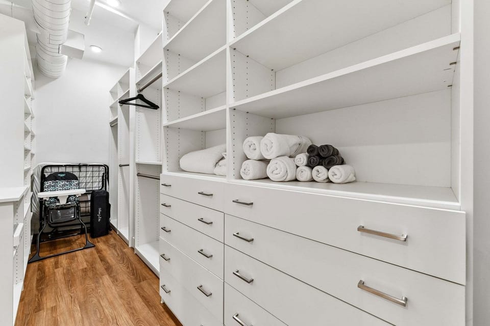 Condo, Multiple Beds, Patio, City View ((R03) 3198 Blake St. Unit 205) | Interior
