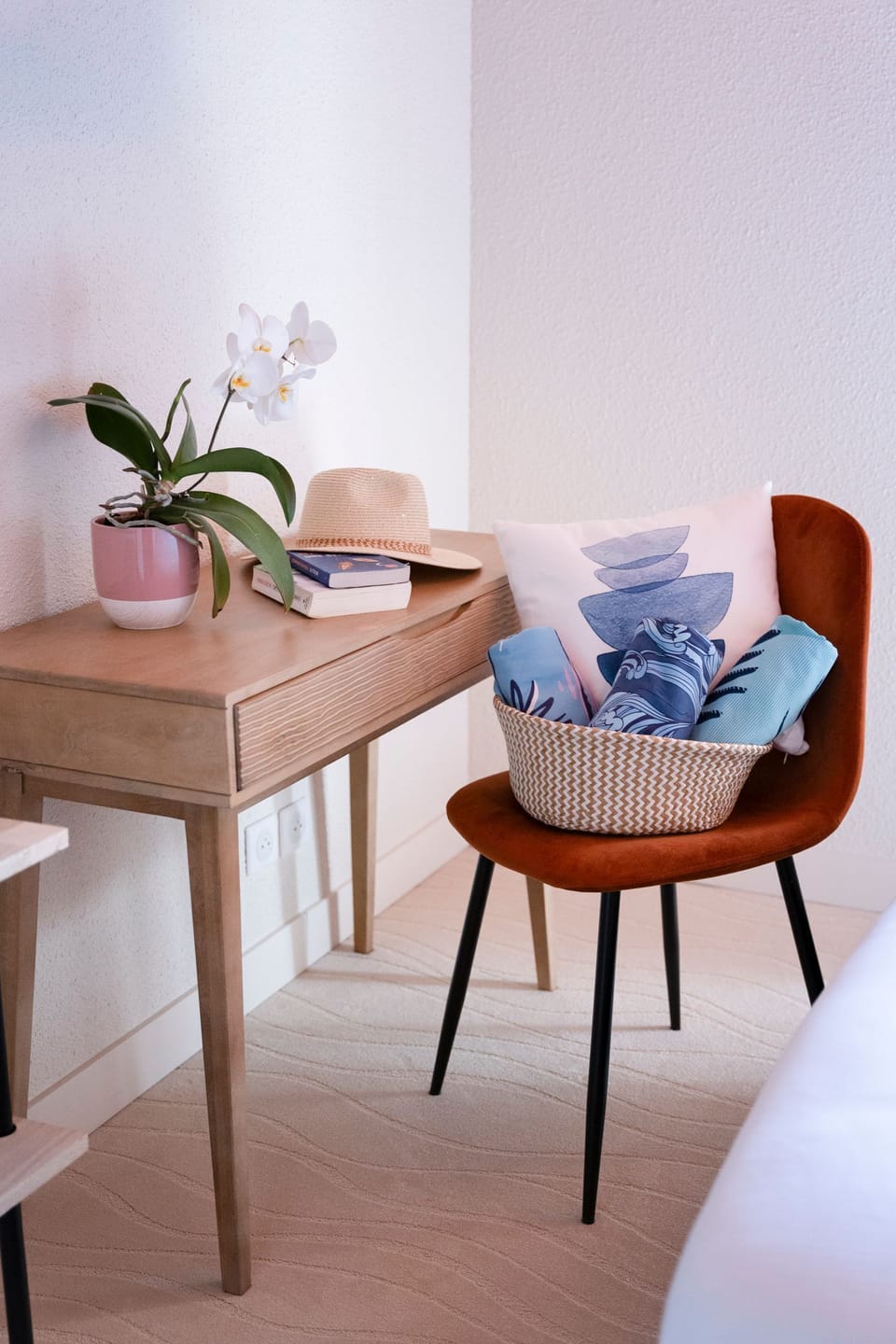 Superior Room, Park View | Desk, laptop workspace, WiFi (free), bed sheets