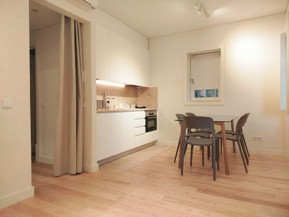 Superior Apartment, River View | Private kitchen | Mini-fridge, microwave, oven, stovetop