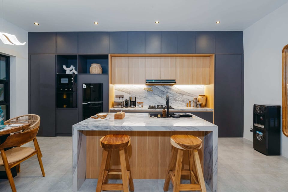 Basic Villa | Private kitchen | Fridge, microwave, stovetop, electric kettle