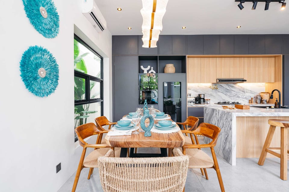 Basic Villa | Dining