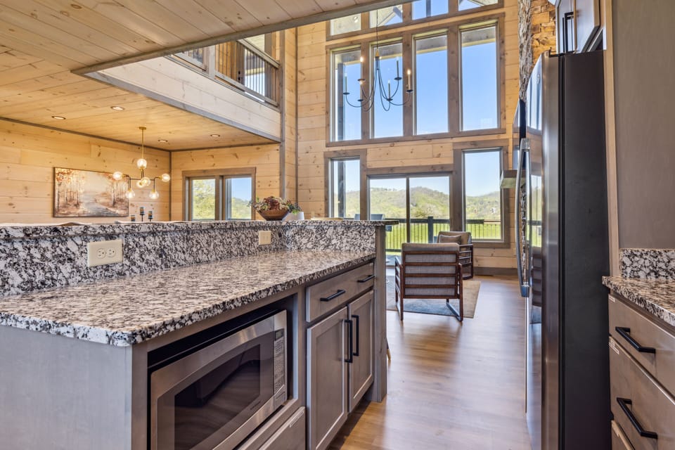 Cabin, 4 Bedrooms | Private kitchen | Fridge, oven, toaster
