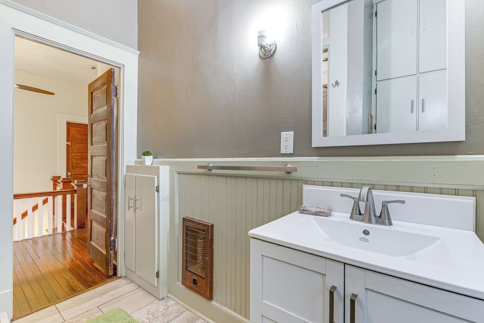 House (2 Bedrooms) | Interior