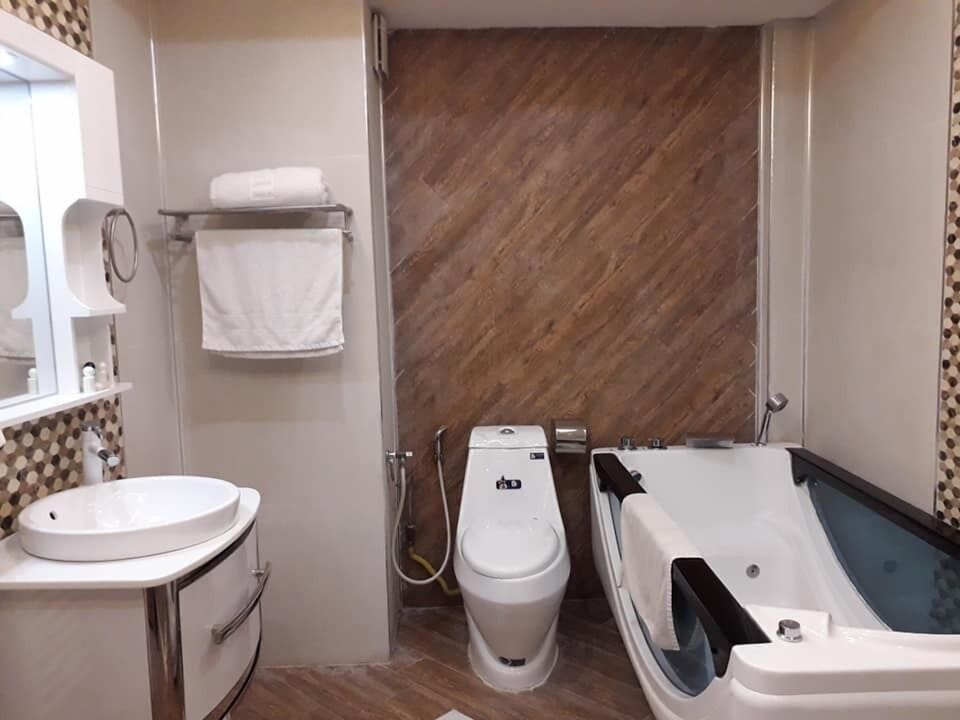 Standard Double or Twin Room | Bathroom