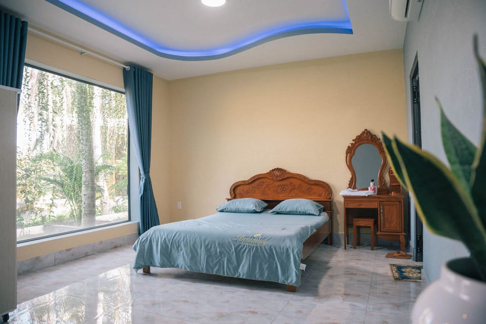 Basic Single Room | Egyptian cotton sheets, premium bedding, down comforters