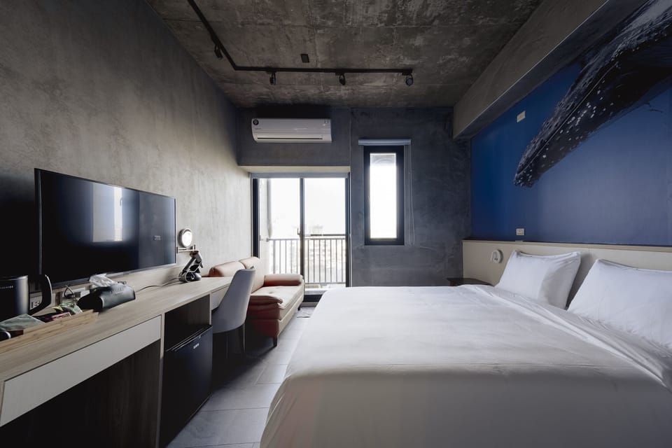 Comfort Double Room, Balcony, City View | Down comforters, laptop workspace, blackout drapes, free WiFi