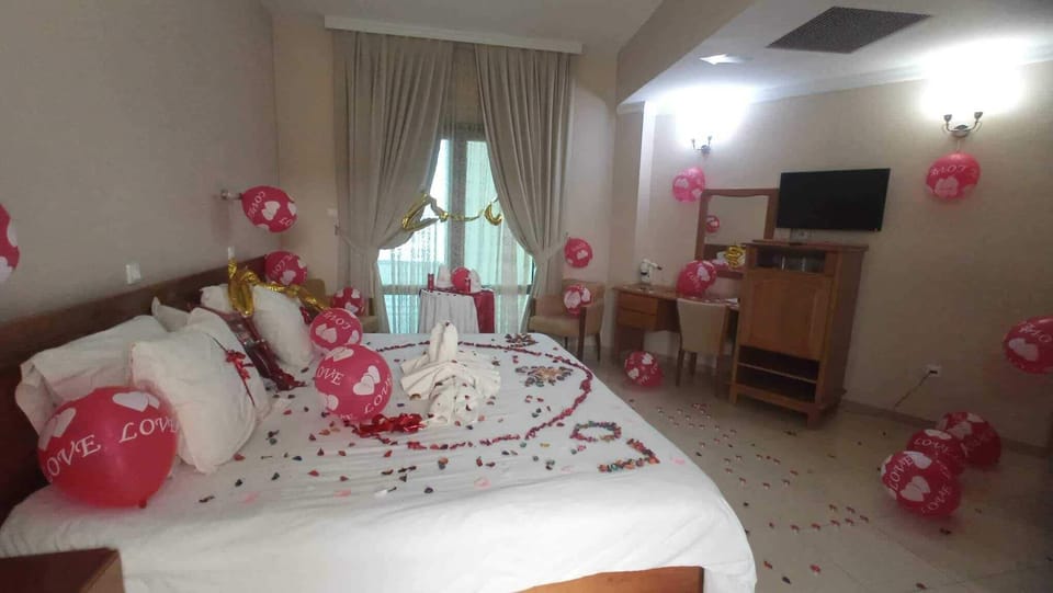 Standard Room, Private Bathroom | 1 bedroom, WiFi (free)