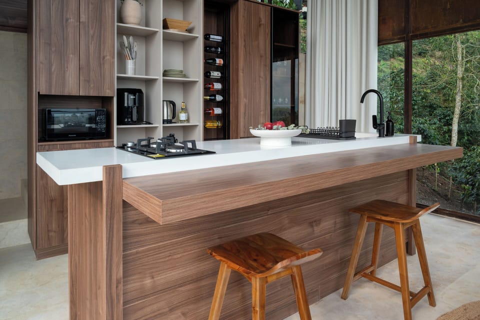 Luxury Cabin | Private kitchen | Microwave, stovetop, dishwasher, coffee/tea maker