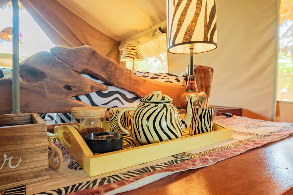 Hobley's 1 Queen Size Bed Tent | Free WiFi, bed sheets