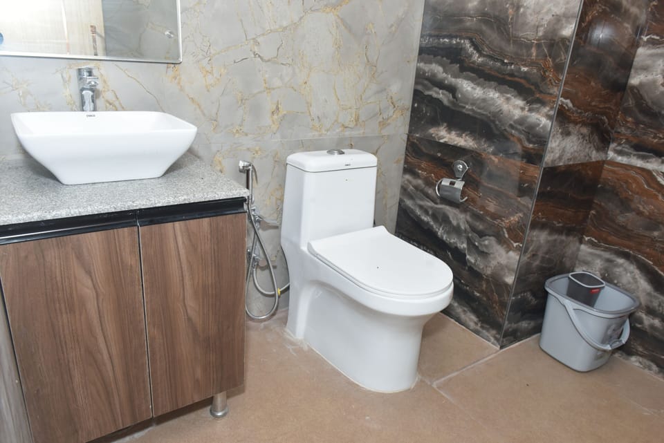 Deluxe Room | Bathroom