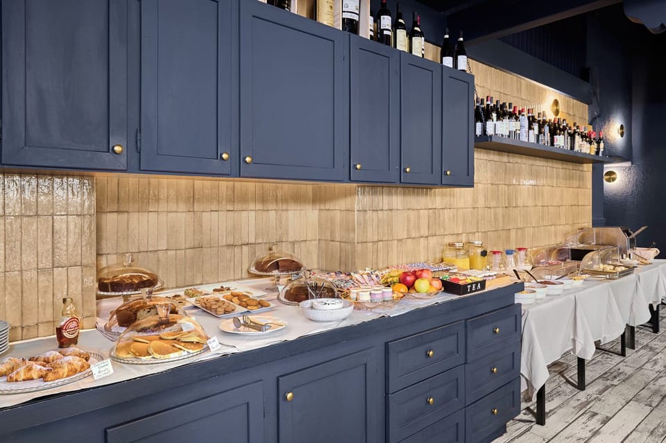 Daily buffet breakfast for a fee