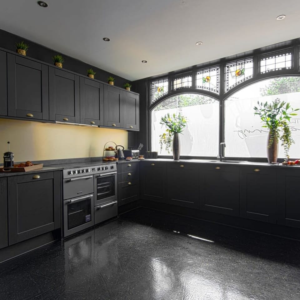 House | 7 bedrooms, iron/ironing board