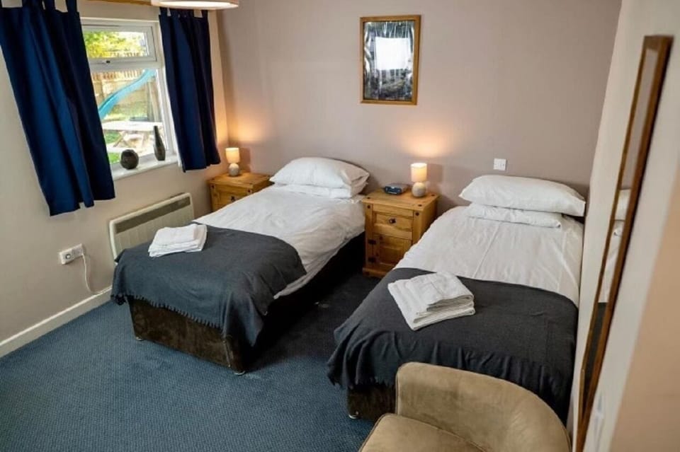 Standard Twin Room, Accessible, Private Bathroom | Blackout drapes, soundproofing, iron/ironing board