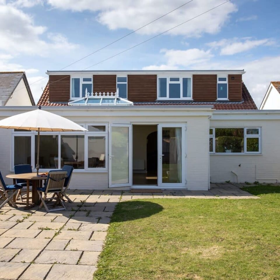 House | 4 bedrooms, iron/ironing board, Internet