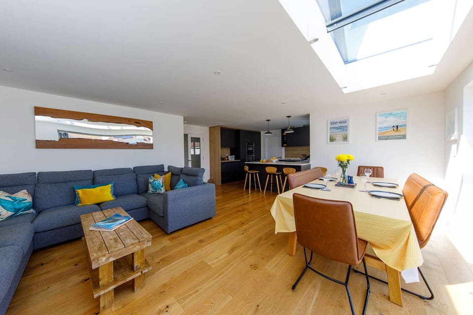 House | 4 bedrooms, iron/ironing board, Internet