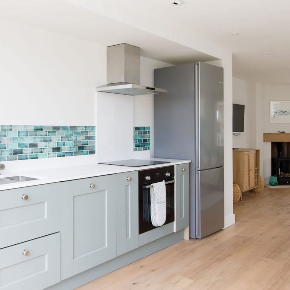 House | 4 bedrooms, desk, iron/ironing board, high-speed internet