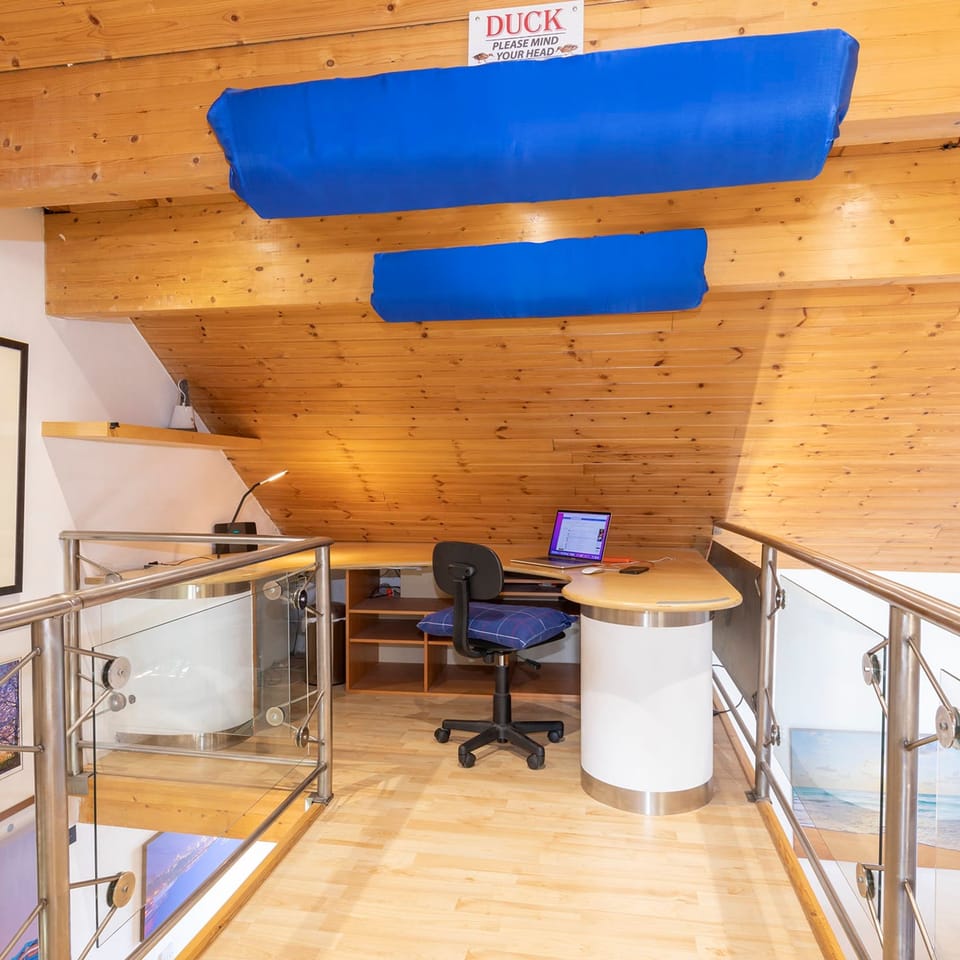 House | 2 bedrooms, desk, iron/ironing board, Internet