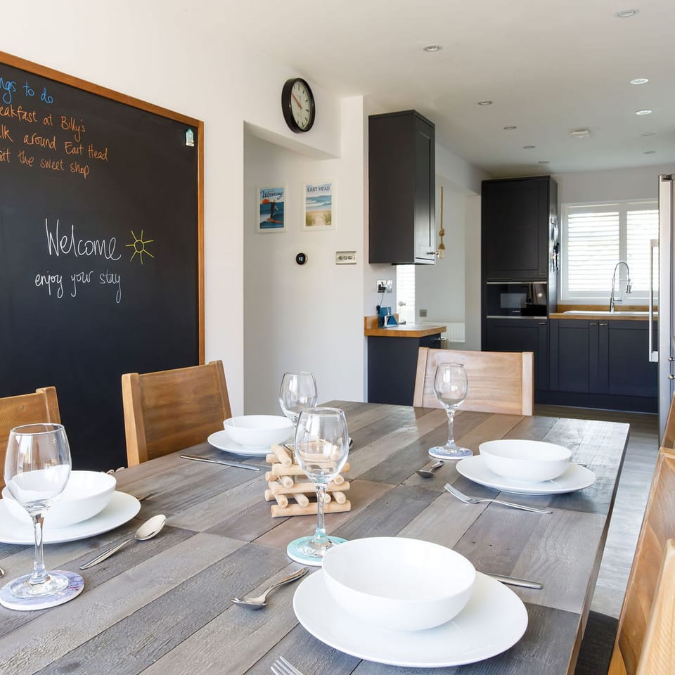 House | 3 bedrooms, iron/ironing board, Internet