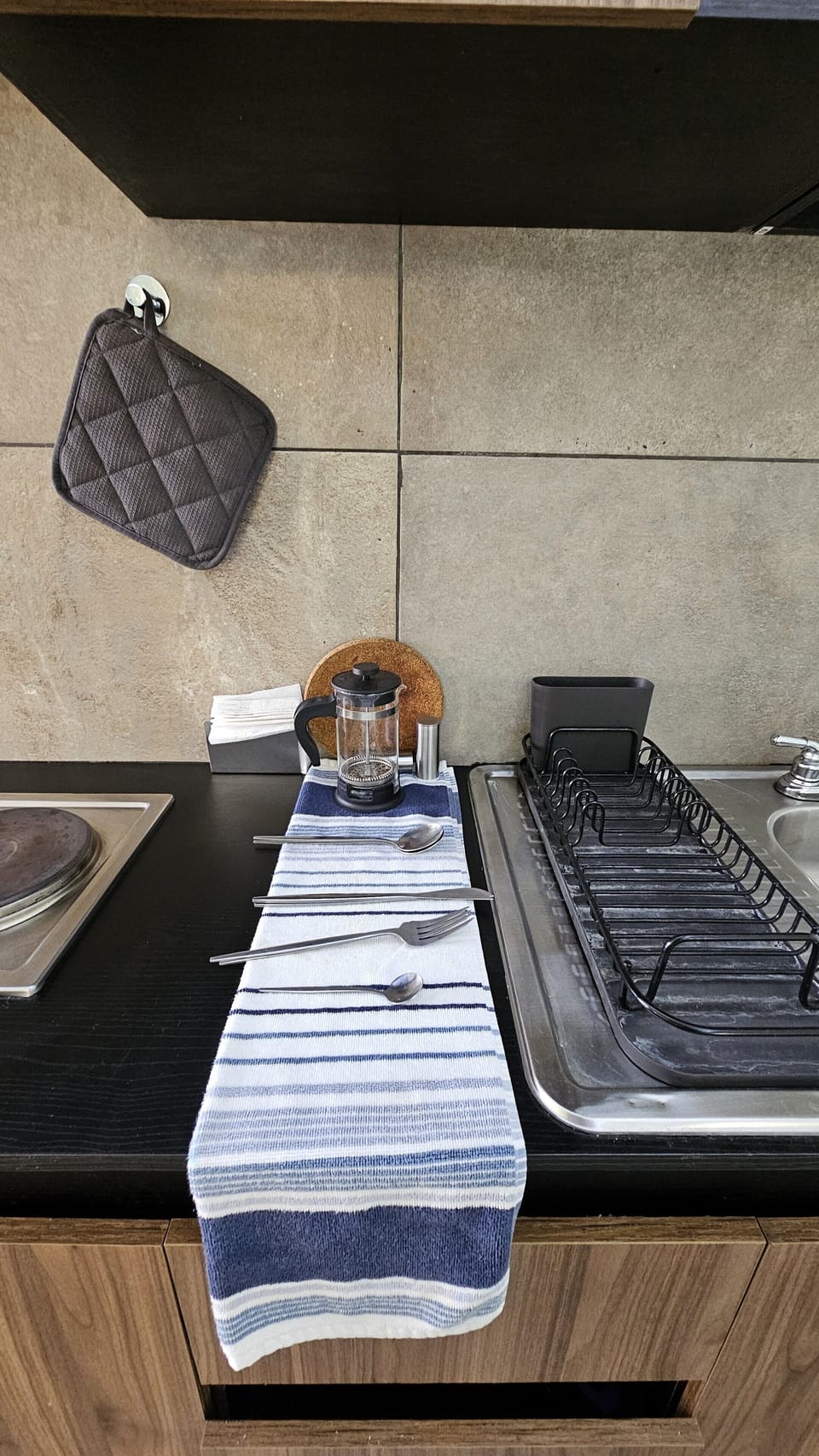 Classic Apartment | Private kitchen | Coffee/tea maker, microwave, blender, griddle