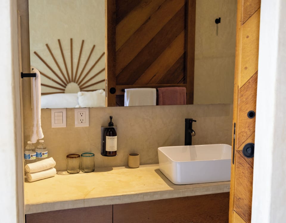Superior Double Room, Balcony | Bathroom | Shower, hair dryer, towels, soap