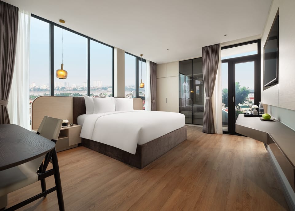Panorama View Duplex Suite 2 Bedrooms | Minibar, in-room safe, desk, laptop workspace
