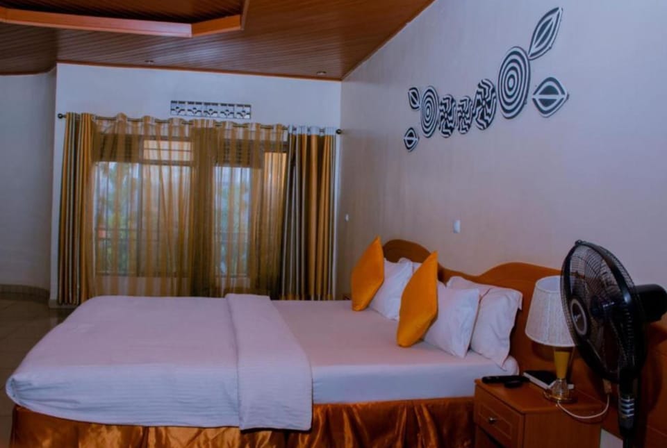 Desk, WiFi (free), bed sheets